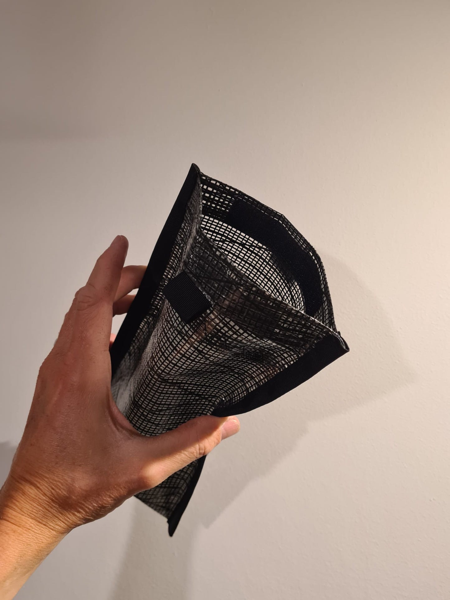 Upcycled Carbon Fin Pocket